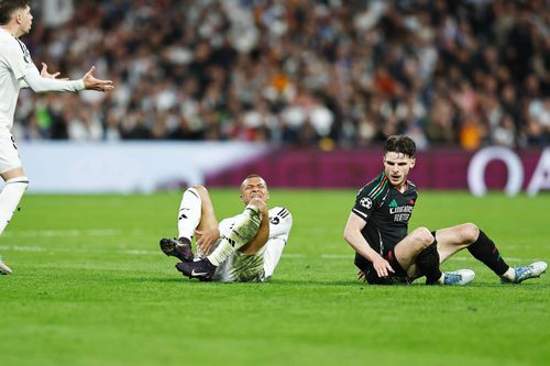 Mai dureroasă decât accidentarea suferită la gleznă este pentru Kylian Mbappe eliminarea cu Real Madrid în „sferturile” Ligii Campionilor / Foto: Imago