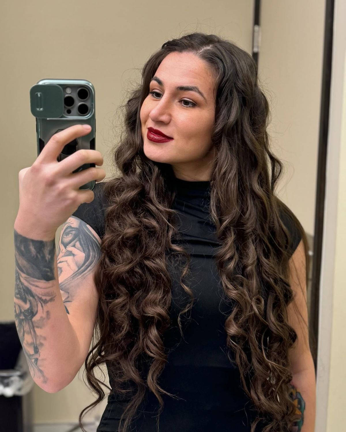 Diana Belbiță și-a intrat în noul rol la UFC 318 » Dustin Poirier s-a retras din MMA, după înfrângerea cu Max Holloway