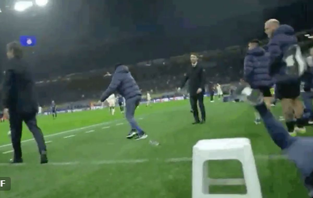 S-a scuzat public pentru gestul deplasat făcut în Inter - Bayern: „O prostie din partea mea!”