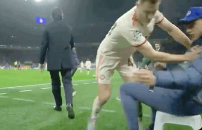 S-a scuzat public pentru gestul deplasat făcut în Inter - Bayern: „O prostie din partea mea!”