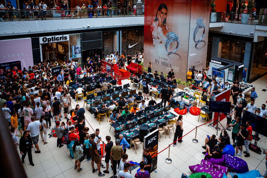 Sute de echipe și mii de gameri sunt așteptați la a treia ediție a Esports Kings, cel mai mare circuit de esports organizat în România