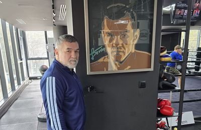 Leonard Doroftei nu iese din sala de box, chiar dacă abia a devenit bunic: „Îi «rup» la pregătire, dar le place, nu vor să plece”