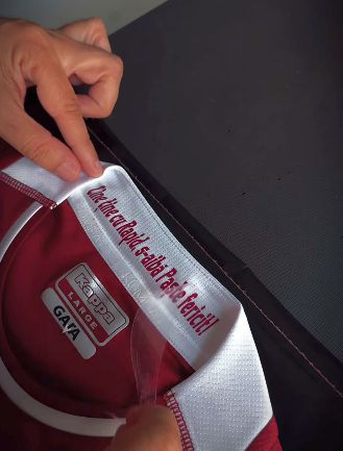 Rapidiștii lovesc din nou: gafă pe tricoul cu care îi ademenesc pe fani la stadion!