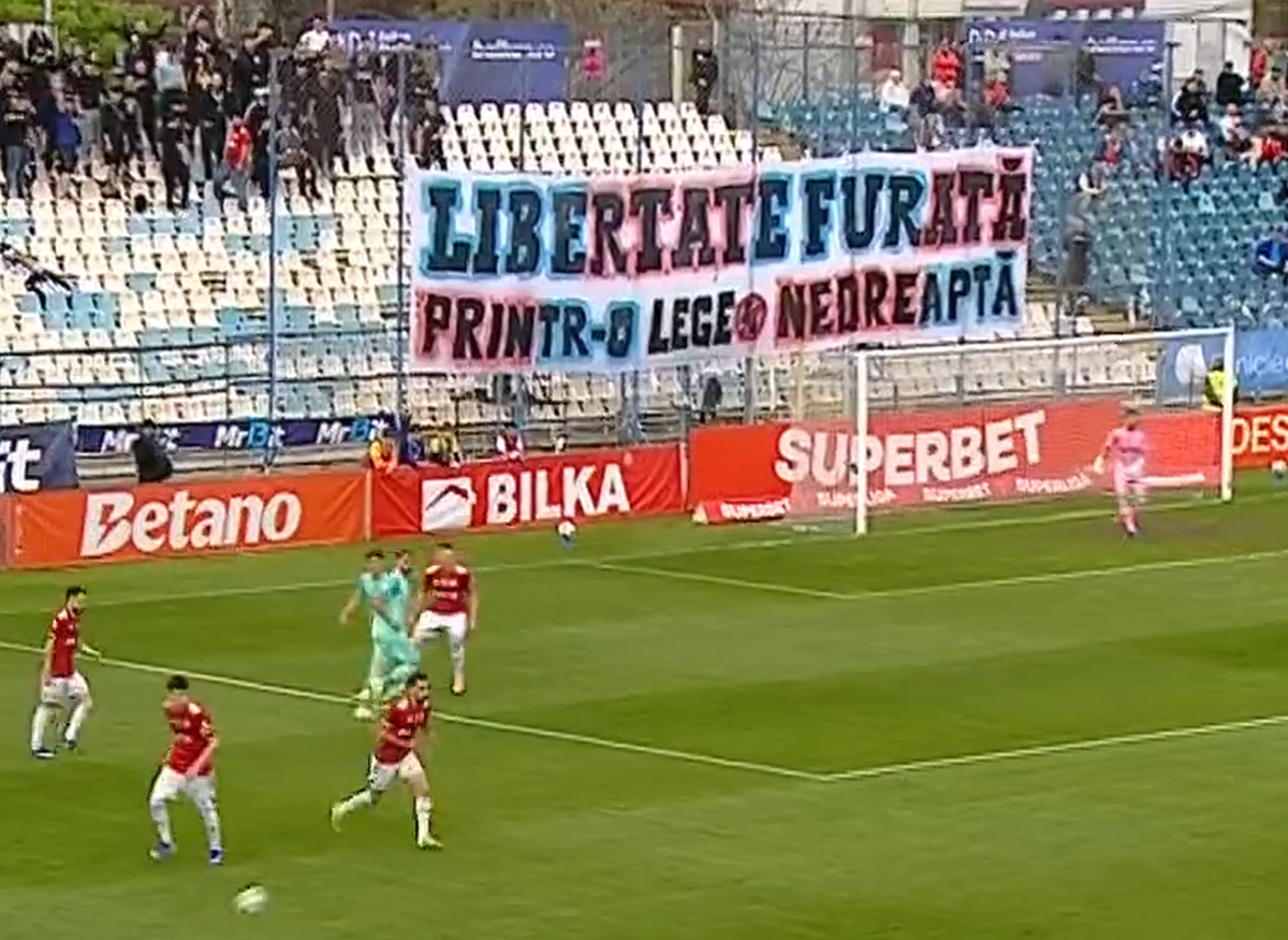 Ambele galerii au protestat la Oțelul - UTA: care a fost motivul