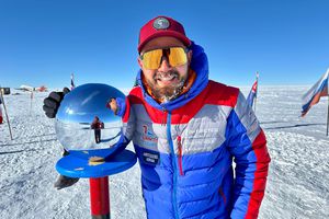 Adrian Ahrițculesei, românul care a urcat pe jos până în termosferă! Povestea născută lângă Parâng și Retezat