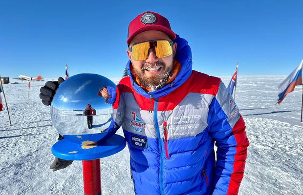 Adrian Ahrițculesei, românul care a urcat pe jos până în termosferă! Povestea născută lângă Parâng și Retezat