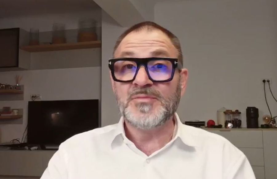 „Au vrut să împartă sala în două” » Imagini halucinante cu polivalenta istorică din România