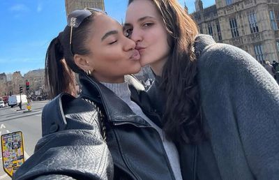 Elizabeth Omoregie, imagine romantică alături de colega de la CSM București