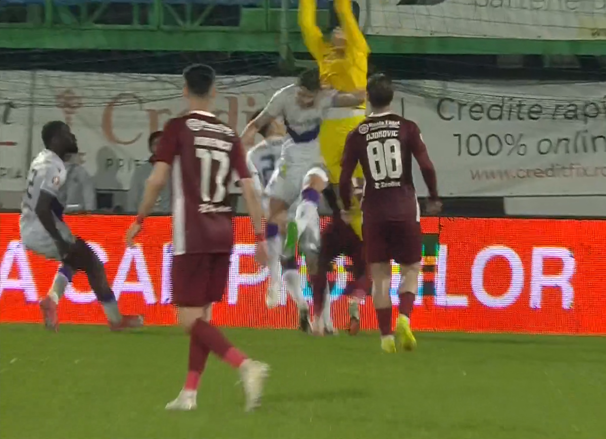 Fază ciudată la FC Argeș - CFR Cluj, cu Istvan Kovacs în prim-plan: „De ce mai dai cartonaș galben?”