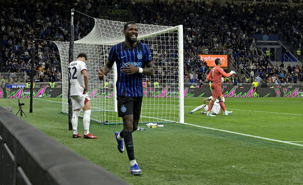 Au pus șampania la rece: Inter a „demolat-o” și pe Cagliari » Cristi Chivu e tot mai aproape de titlu în Serie A