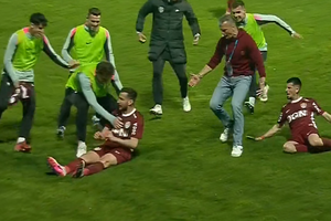 Când nimeni nu mai spera, Adrian Păun a adus victoria CFR -ului la Mioveni: Pancu a sprintat direct la eroul său