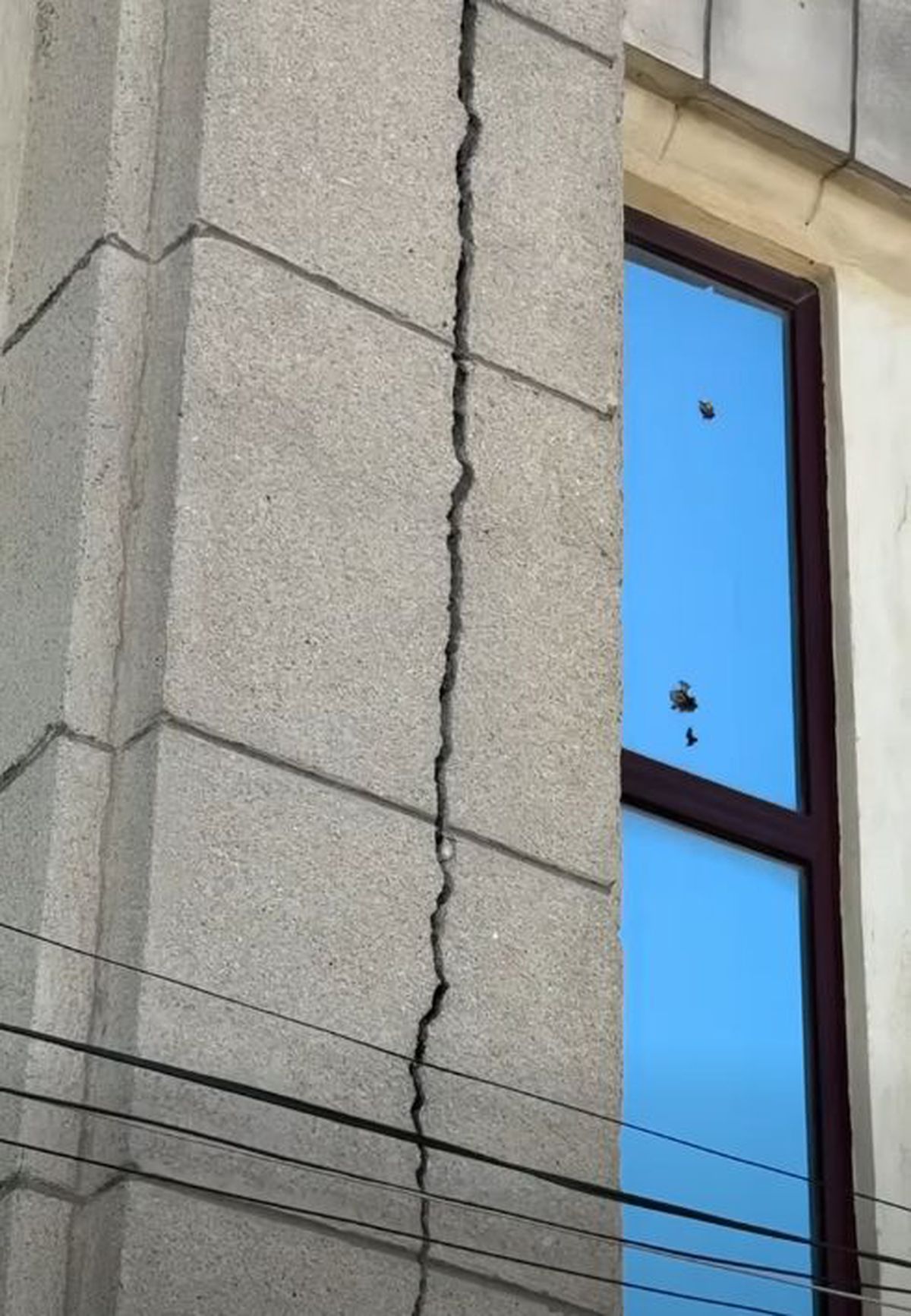 „Au vrut să împartă sala în două” » Imagini halucinante cu polivalenta istorică din România