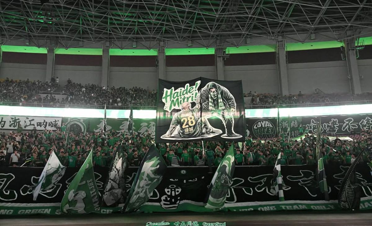 Scenografie de susținere pentru Alexandru Mitriță în China