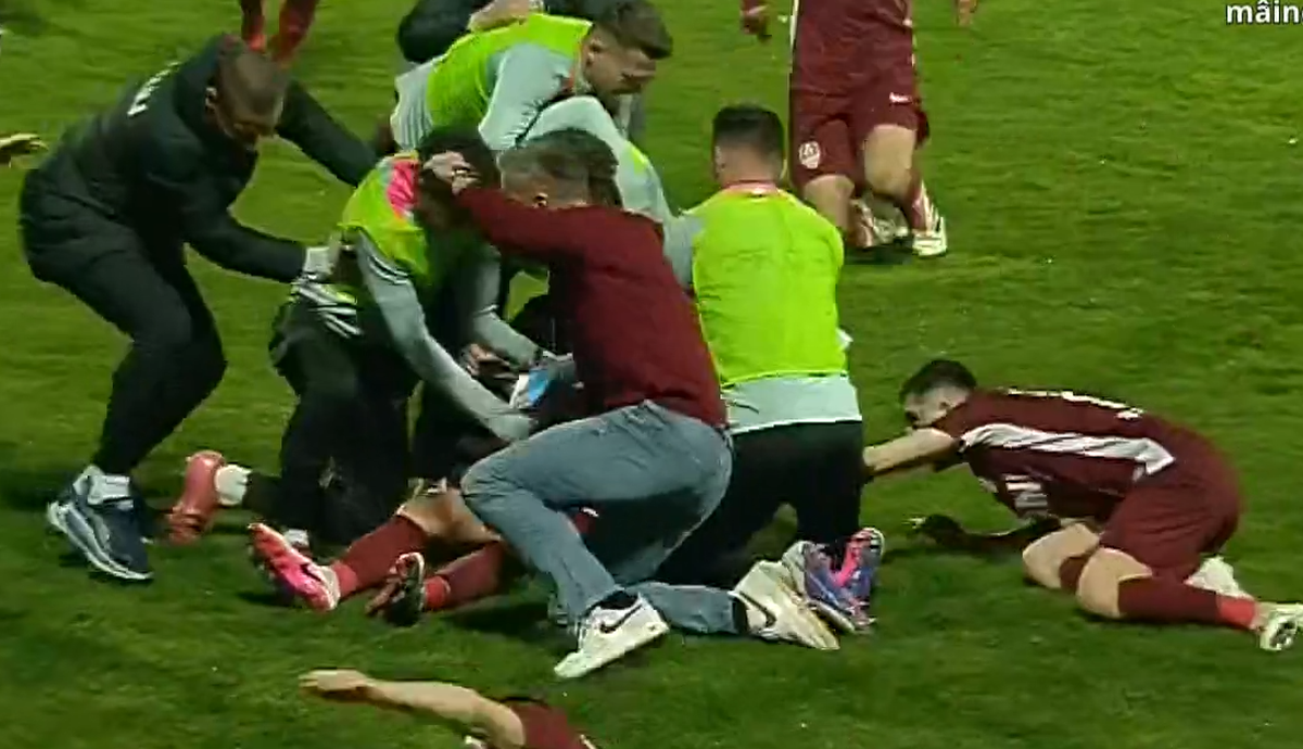 Când nimeni nu mai spera, Adrian Păun a adus victoria CFR -ului la Mioveni: Pancu a sprintat direct la eroul său