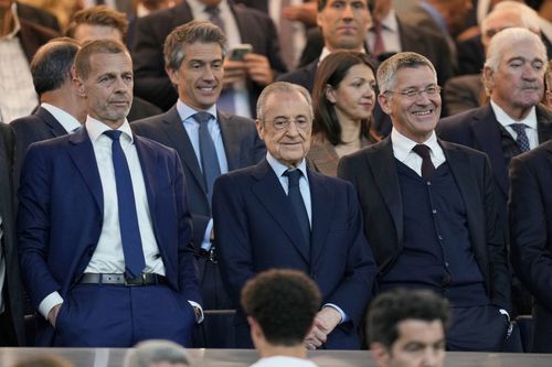 Florentino Perez (în centru) a trăit live dezastrul Realului la Munchen, din tribună / Foto: Imago