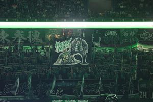 Scenografie de susținere pentru Alexandru Mitriță în China: „Haide, Mitri!”