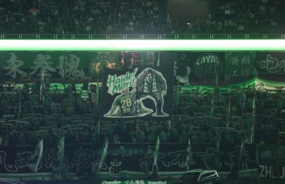 Scenografie de susținere pentru Alexandru Mitriță în China: „Haide, Mitri!”