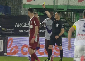 Fază ciudată la FC Argeș - CFR Cluj, cu Istvan Kovacs în prim-plan: „De ce mai dai cartonaș galben?”