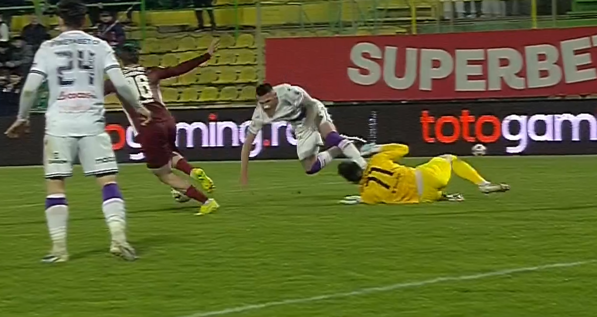 Fază ciudată la FC Argeș - CFR Cluj, cu Istvan Kovacs în prim-plan: „De ce mai dai cartonaș galben?”