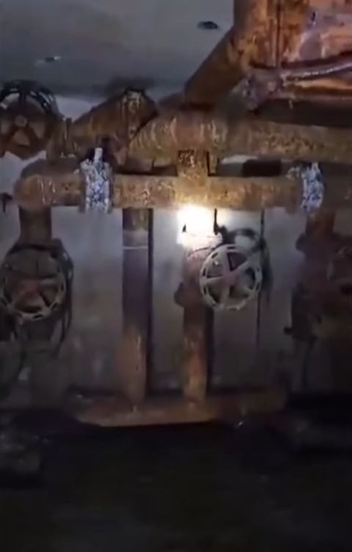 „Au vrut să împartă sala în două” » Imagini halucinante cu polivalenta istorică din România