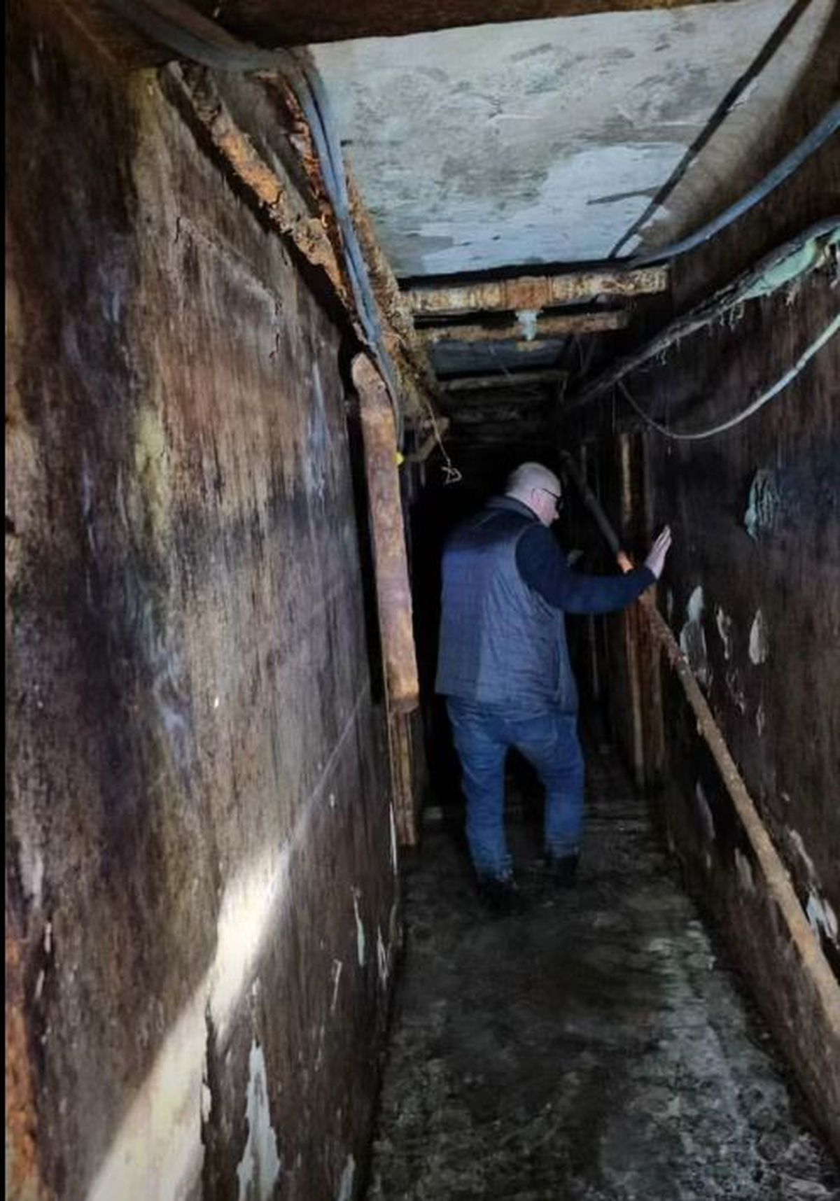 „Au vrut să împartă sala în două” » Imagini halucinante cu polivalenta istorică din România