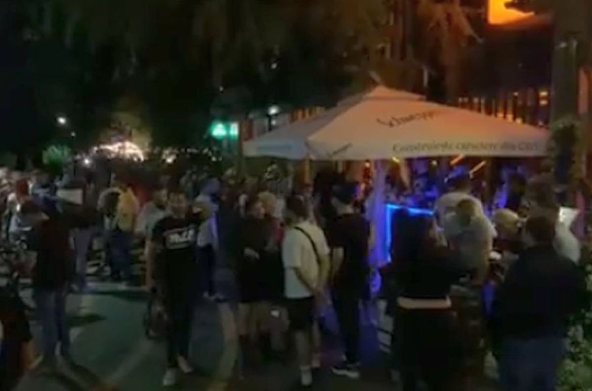 VIDEO. Distanțare socială? Zeci de tineri au luat cu asalt parcul Herăstrău, în primul weekend de la ridicarea Stării de Urgență!