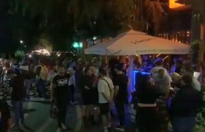 VIDEO. Distanțare socială? Zeci de tineri au luat cu asalt parcul Herăstrău, în primul weekend de la ridicarea Stării de Urgență!