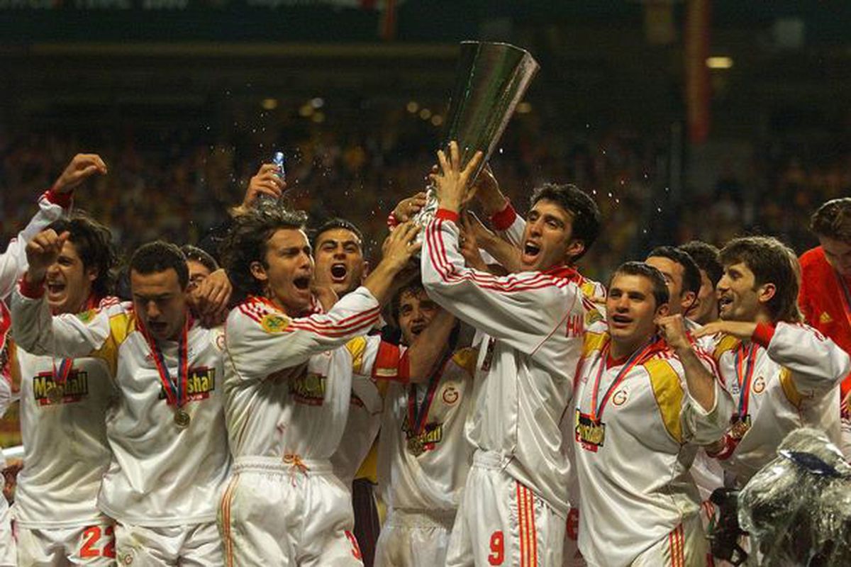 FOTO Hagi și Popescu Cupa UEFA 2000 Galatasaray - Arsenal finala