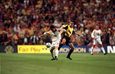 UEFA a postat un video genial cu Hagi din finala câștigată cu Arsenal, acum fix 21 de ani: „Un talent incredibil”