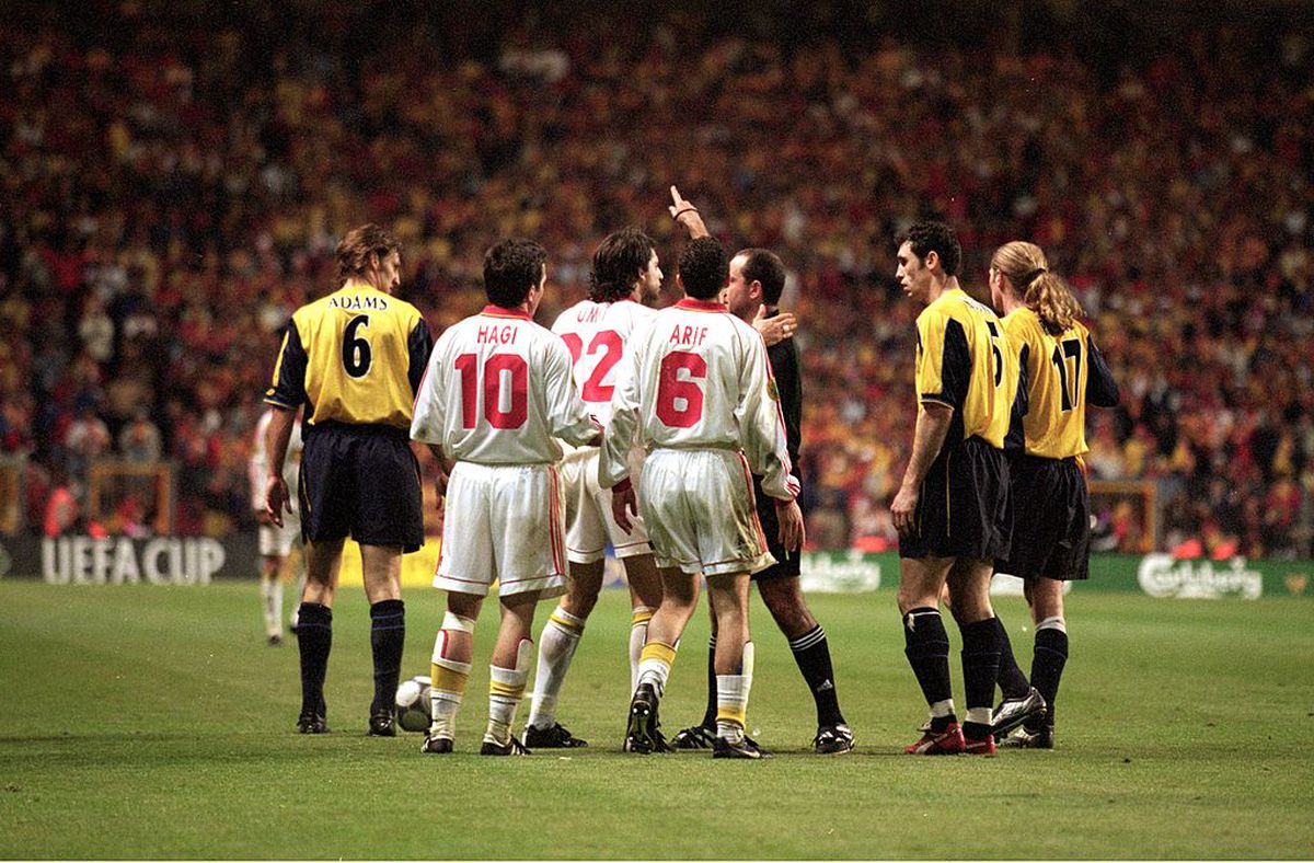 UEFA a postat un video genial cu Hagi din finala câștigată cu Arsenal, acum fix 21 de ani: „Un talent incredibil”