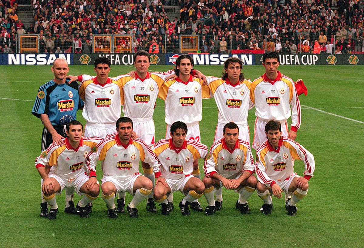 FOTO Hagi și Popescu Cupa UEFA 2000 Galatasaray - Arsenal finala