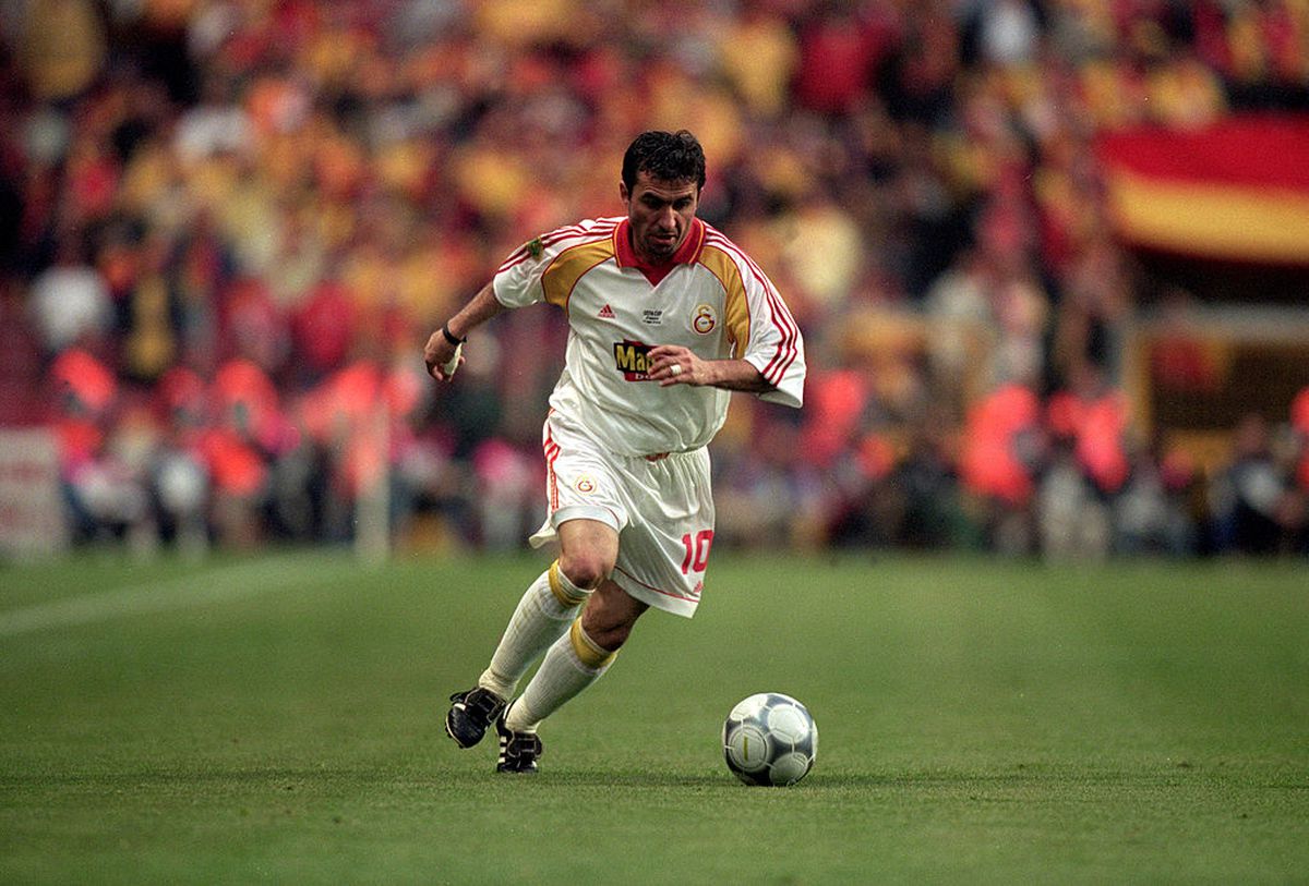 UEFA a postat un video genial cu Hagi din finala câștigată cu Arsenal, acum fix 21 de ani: „Un talent incredibil”