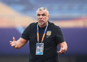 Cosmin Olăroiu, victima unei țepe de milioane de euro » FIFA nu poate să intervină: „Am stat închiși, ne-am plătit și mâncarea”