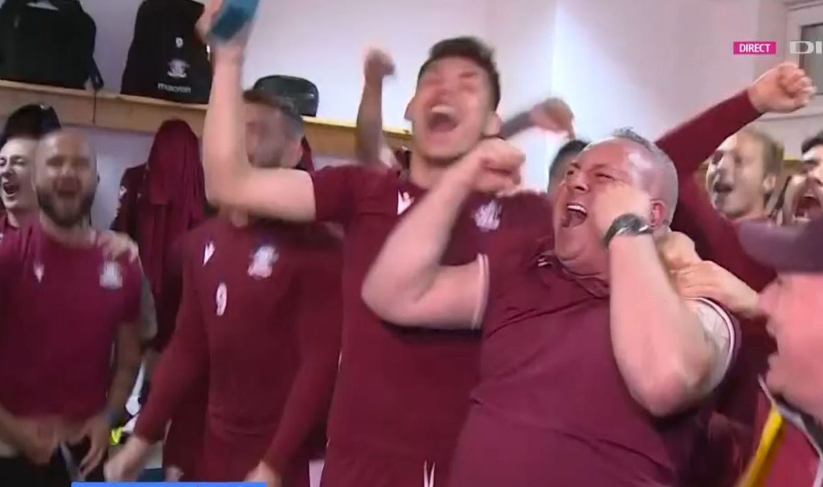 Rapid sărbătorește promovarea în Liga 1! Imagini senzaționale din vestiar, chiar înaintea meciului cu FC U Craiova