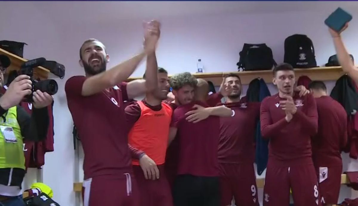 FOTO Rapid bucurie în vestiar după promovare