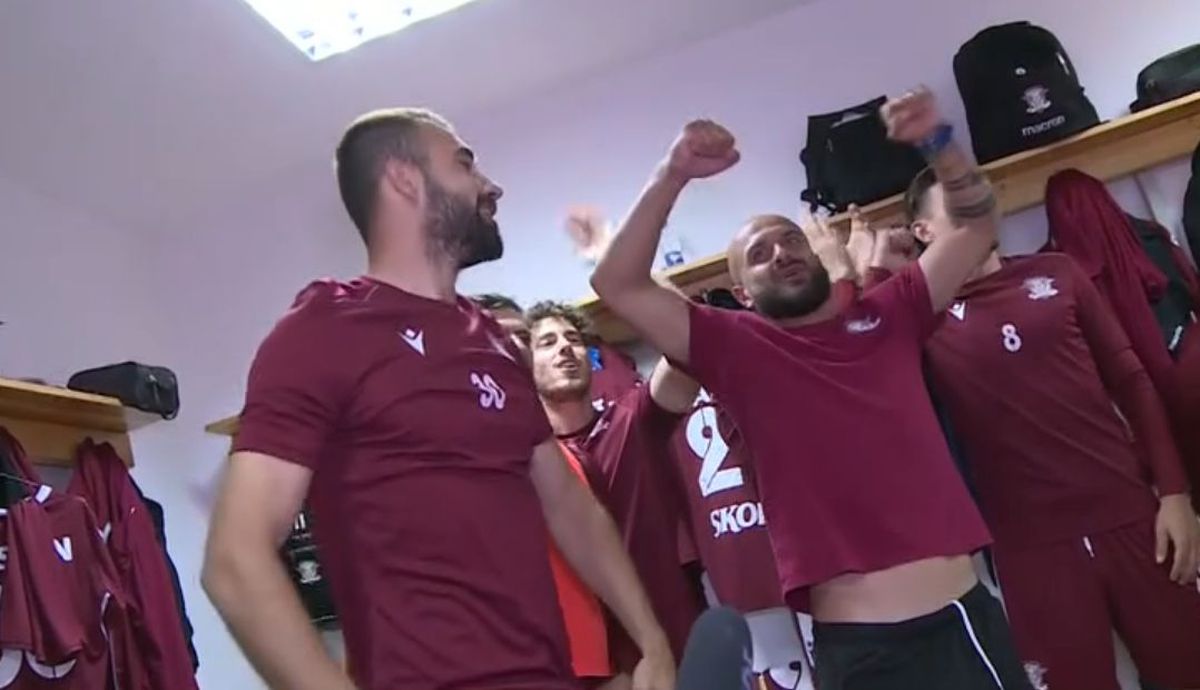 FOTO Rapid bucurie în vestiar după promovare