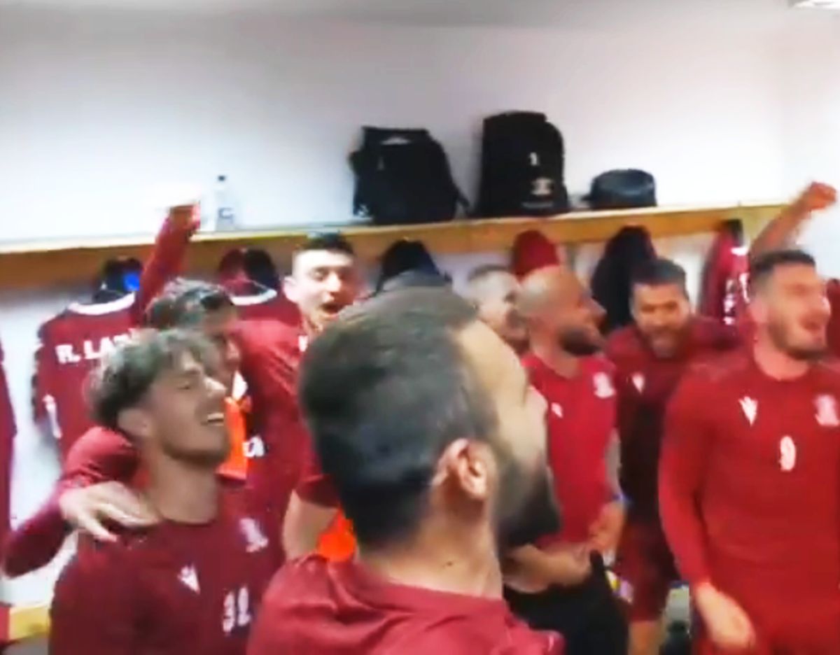 Rapid sărbătorește promovarea în Liga 1! Imagini senzaționale din vestiar, chiar înaintea meciului cu FC U Craiova