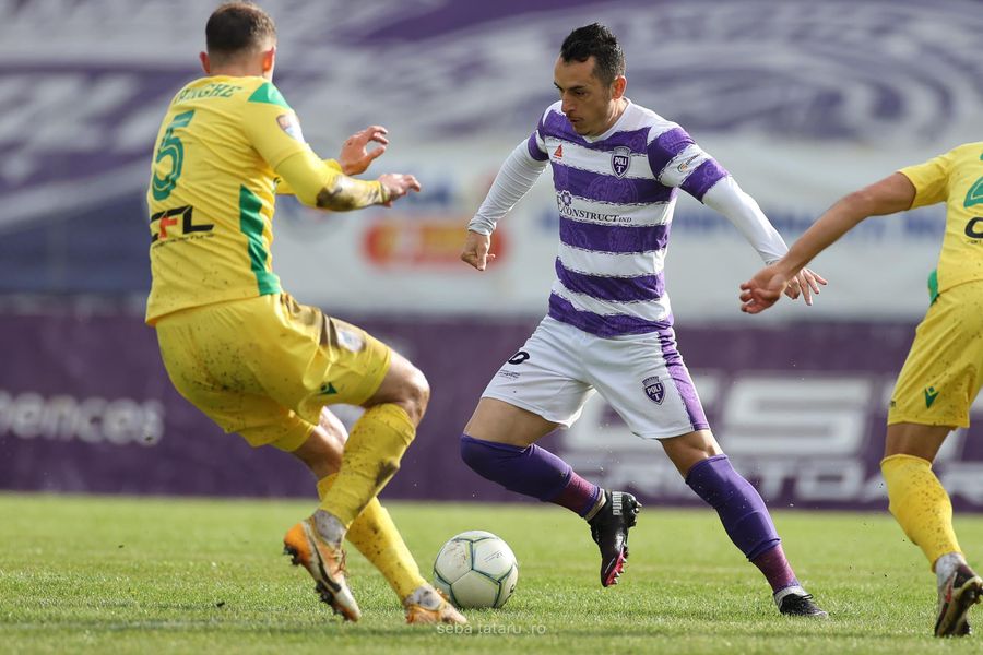 FOTO: Sebastian Tătaru via facebook.com/sspolitimisoara ASU Poli Timișoara - CS Mioveni 2-2 » Rapid a promovat matematic în Liga 1! Ajutor de la Dan Alexa