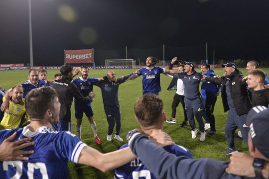 FC U Craiova 1948 și-a asigurat promovarea în Liga 1. La fel s-ar putea întâmpla azi cu Rapid. FOTO: Gazeta Sporturilor