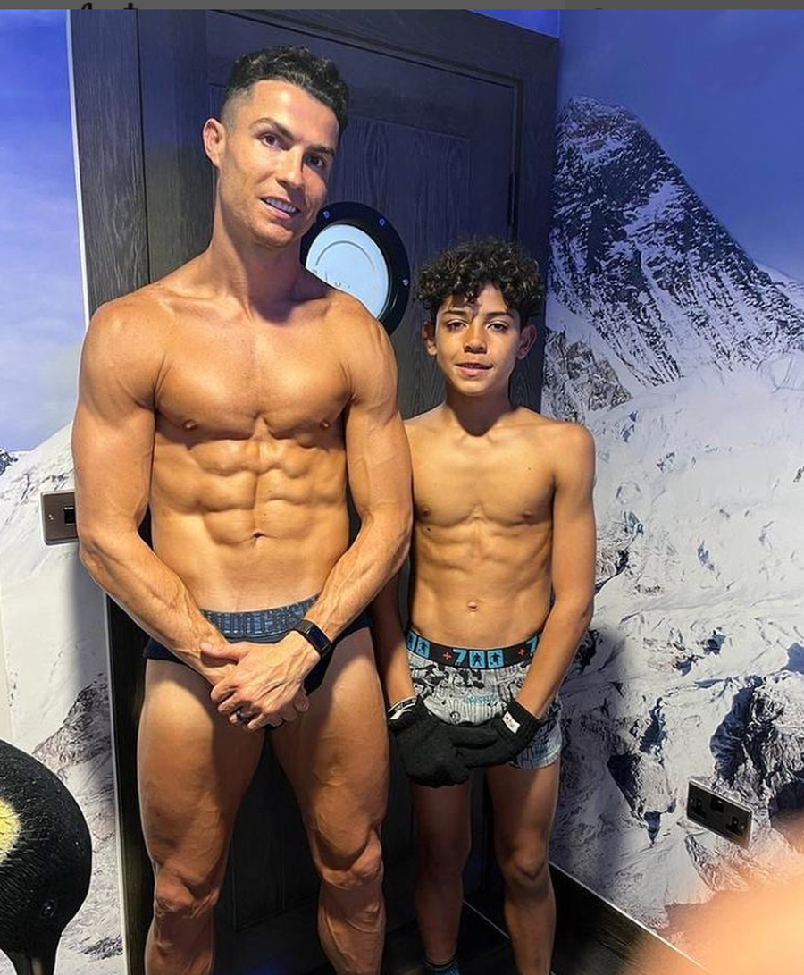 Dinastia „pătrățelelor” » Imaginea de 11 milioane de aprecieri cu Cristiano Ronaldo și fiul lui în criosaună