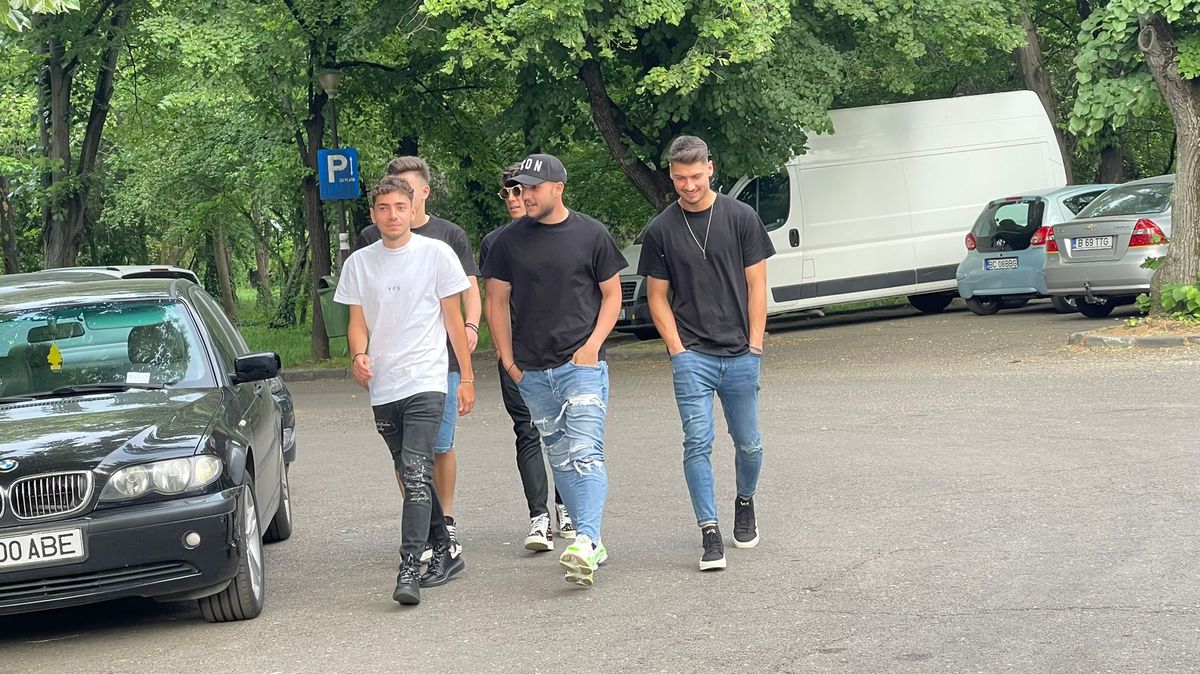 Dinamoviștii au ajuns în Herăstrău la dineul plătit de Nicu Badea, omul care le-a interzis folosirea siglei! » Apariție spectaculoasă a lui Torje