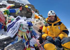 Premieră pentru alpinismul românesc » Gabriel Băicuș a escaladat două dintre cele mai înalte vârfuri din lume în puțin peste 24 de ore