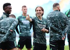 Secretul lui Real Madrid » Unguentul miraculos cu care se dau jucătorii pe tricou înaintea meciurilor. Și e legal!