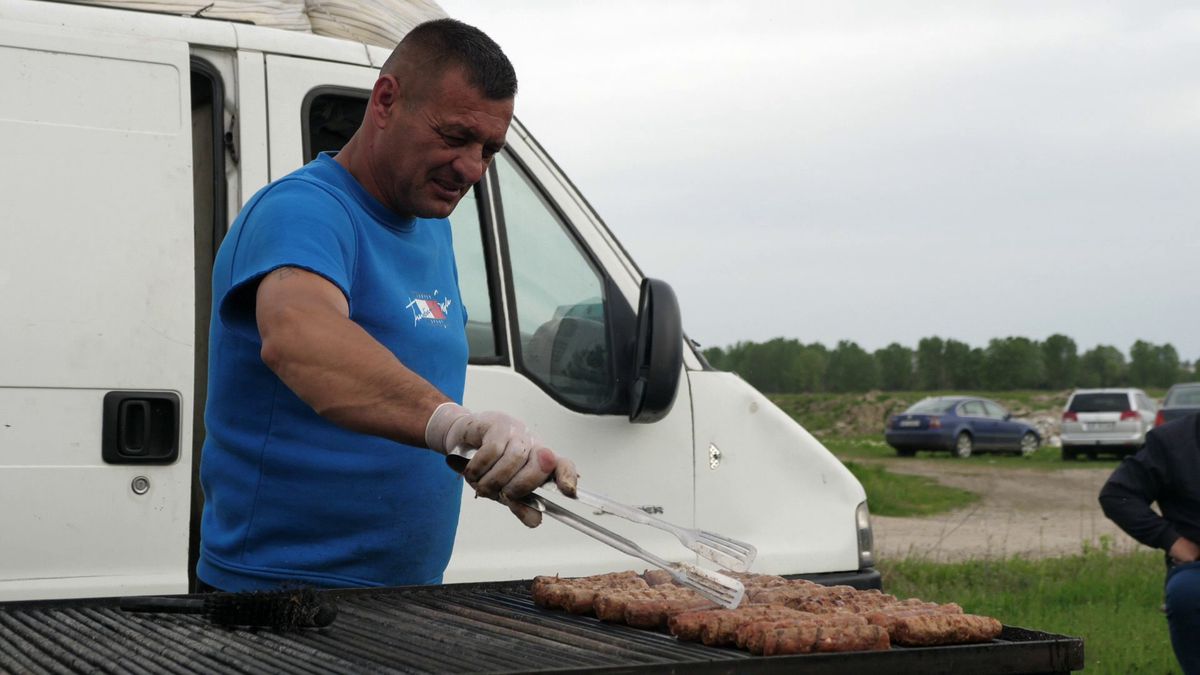 Talpan, rezolv-o p-asta! Doi antrenori s-au certat și fiecare și-a înființat echipa lui: „Jandarmeria a venit doar ca să nu li se urce băutura la cap”