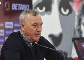 Jocuri de culise în runda decisivă? Mircea Rednic are alte informații: „Viitorul antrenor va veni la meci!”
