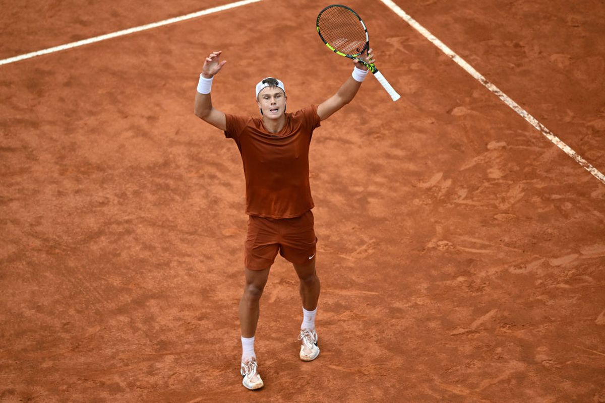 Holger Rune, victorie fantastică în fața lui Djokovic » Tenis PERFECT în decisivul de la Roma: ZERO erori neforțate