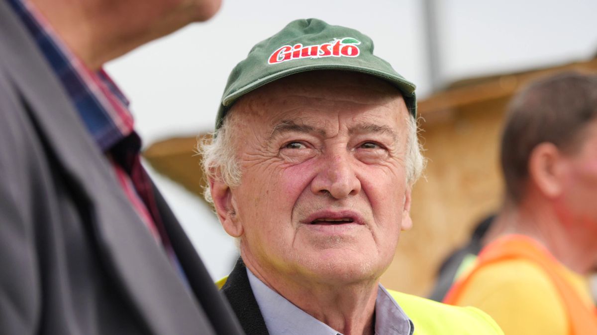 Talpan, rezolv-o p-asta! Doi antrenori s-au certat și fiecare și-a înființat echipa lui: „Jandarmeria a venit doar ca să nu li se urce băutura la cap”