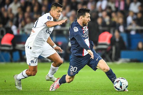 PSG ar fi pus ochii și pe Alexis Sanchez (34 de ani) de la rivala Marseille.