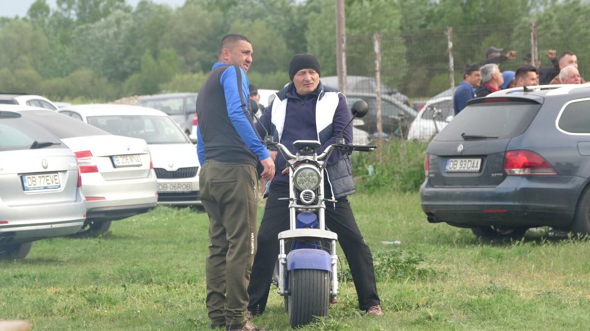 Talpan, rezolv-o p-asta! Doi antrenori s-au certat și fiecare și-a înființat echipa lui: „Jandarmeria a venit doar ca să nu li se urce băutura la cap”