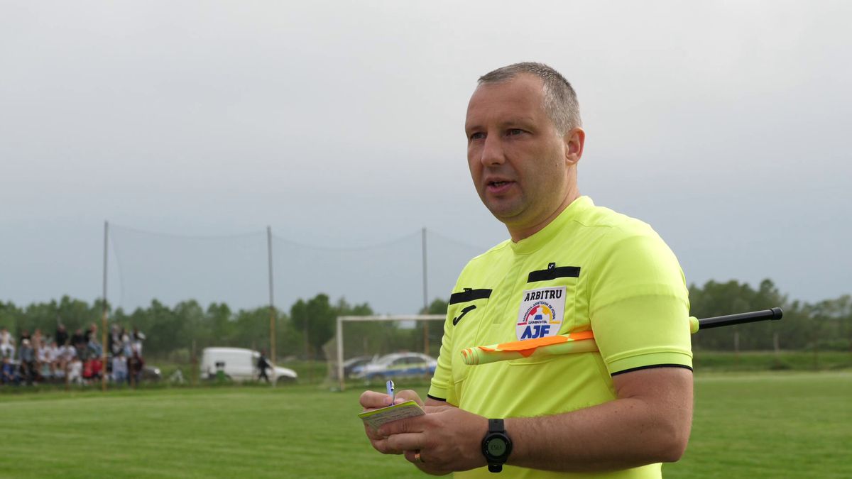 Talpan, rezolv-o p-asta! Doi antrenori s-au certat și fiecare și-a înființat echipa lui: „Jandarmeria a venit doar ca să nu li se urce băutura la cap”